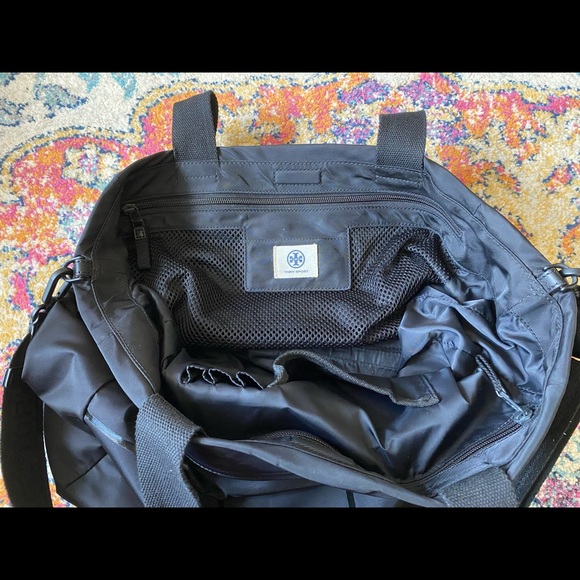 Tory Sport Nylon Graphic T Holdall Tote - Picture 6 of 11